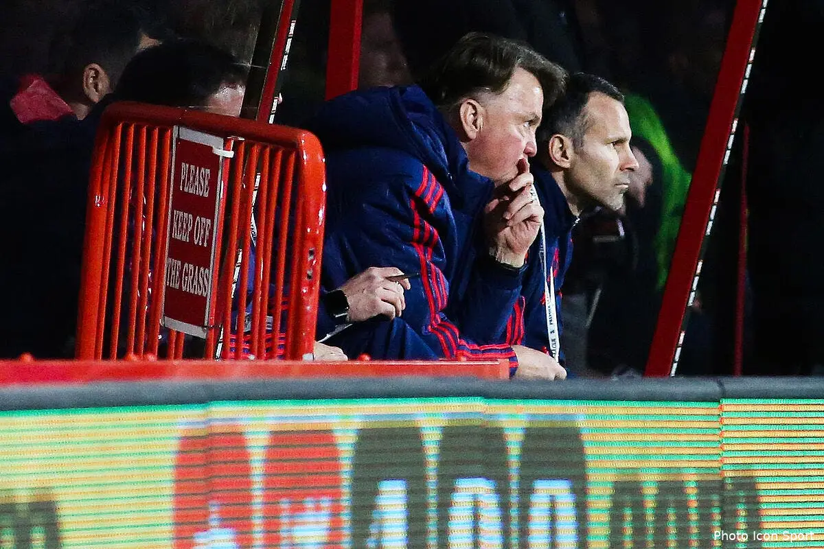 Stoke City foudroie Manchester United et Van Gaal !
