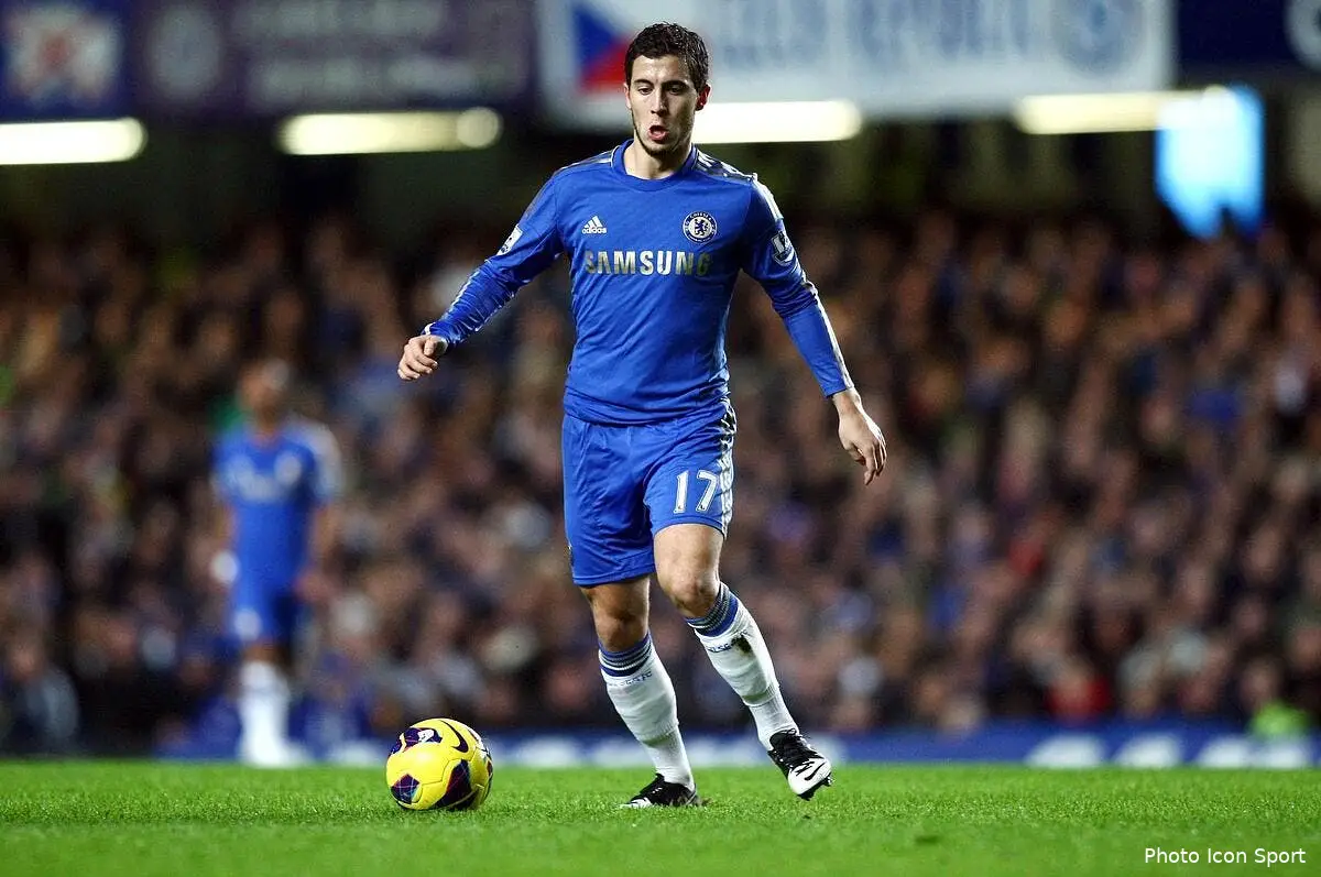 Swansea sort Chelsea, et Hazard frappe un ramasseur de balle