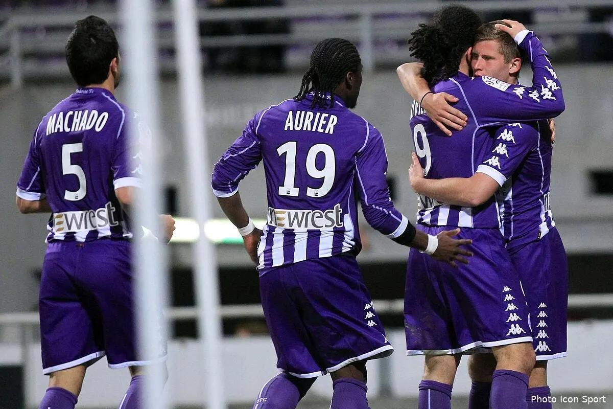 Toulouse reste dans le coup et enfonce un peu plus Auxerre