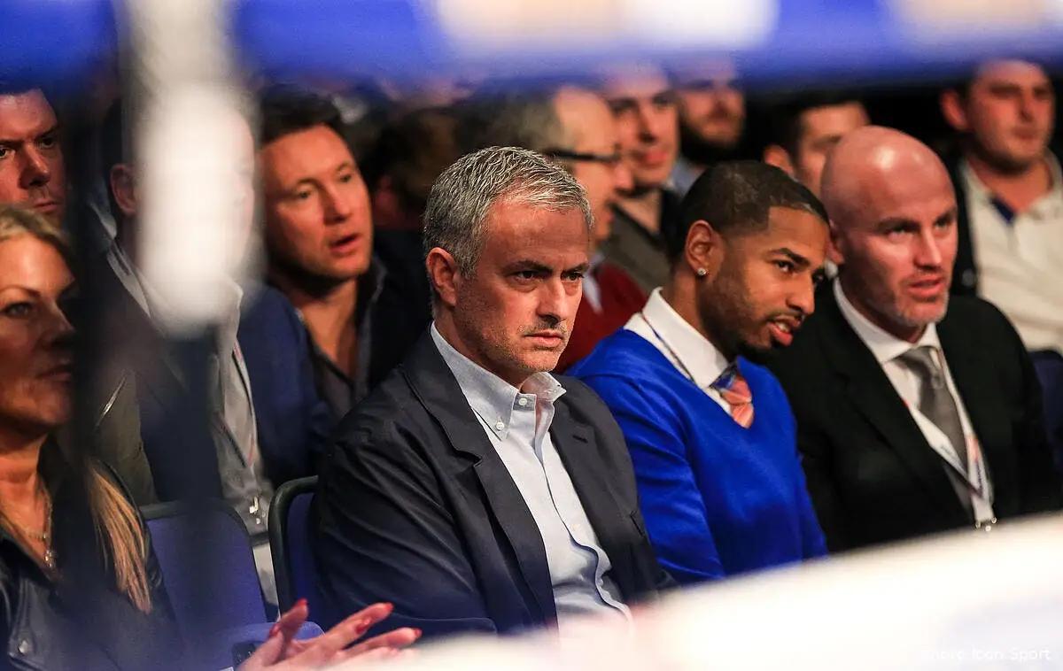 Un premier club anglais approche Mourinho