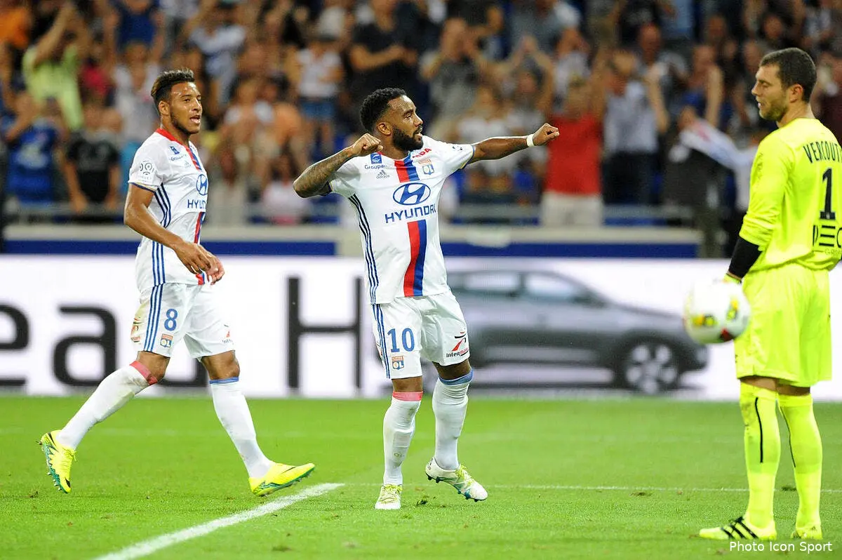 Un vrai penalty, un faux penalty, et l'OL gagne tranquille