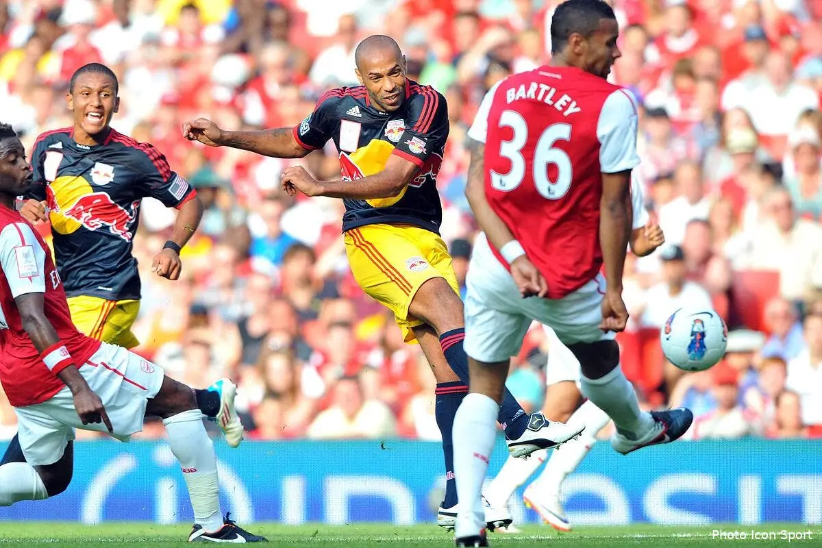 Une « règle stupide » empêche Henry de jouer avec Arsenal