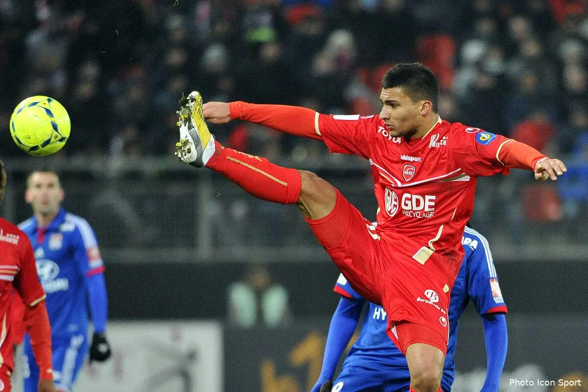 VA refuse l'offre de l'OL, Rose accepte celle de Bordeaux
