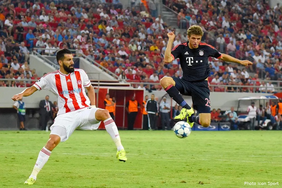 video thomas muller fait presque du cristiano ronaldo iconsport mis 160915 01 01121087
