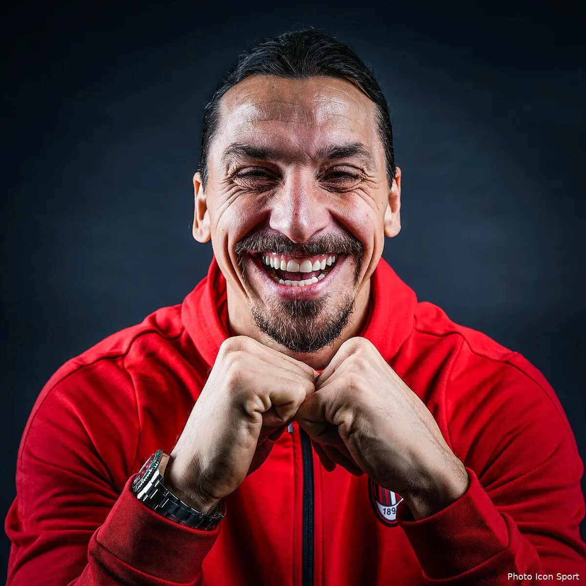 wtf ibrahimovic fait un doigt d honneur pour feter noel icon lp 12160965 302617