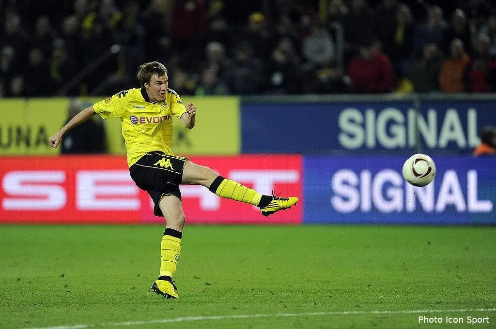 18e j dortmund repart tres fort 65593 14153