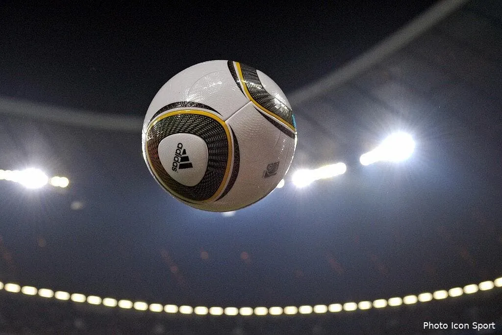 adidas renvoie la balle 54034 8386