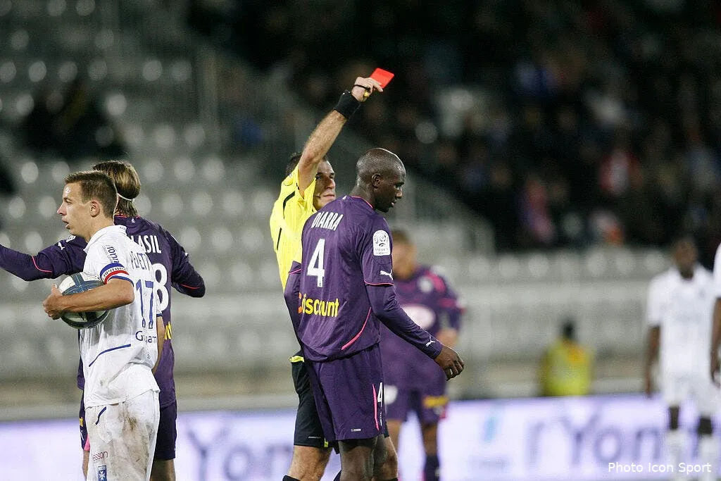 alou diarra veut dedramatiser son rouge 61055 10955