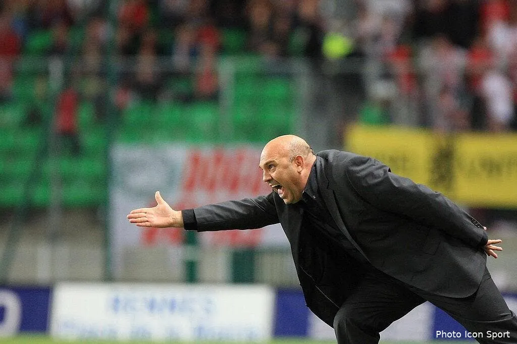 antonetti avoue etre un timide soigne par le foot 58568 9744