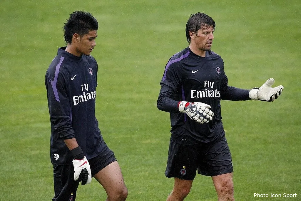 areola le jeunot du psg se fait aider par les vieux 58952 9923