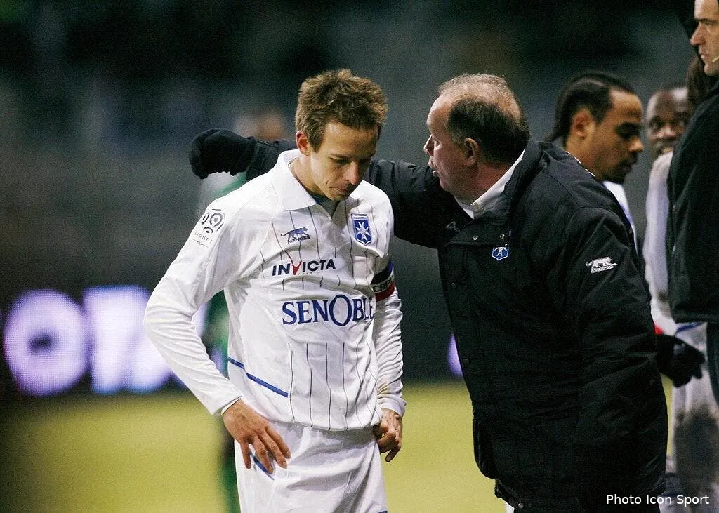 auxerre capitule devant l om 51033 7768