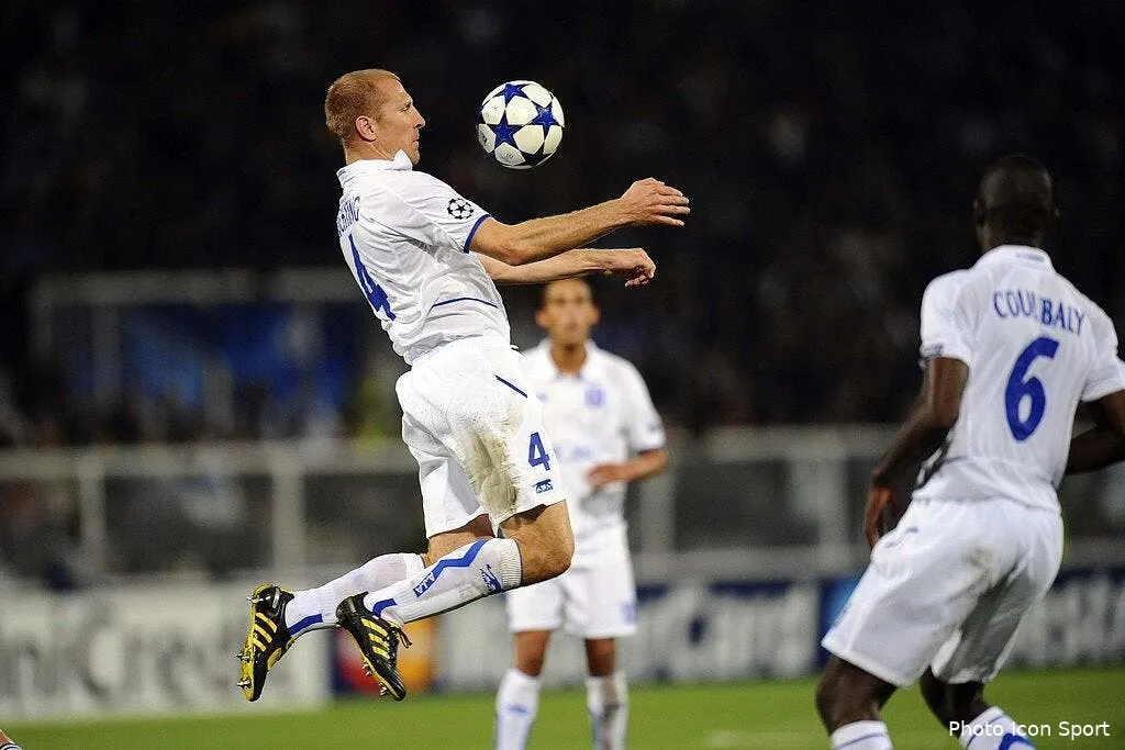 auxerre contraint au gros coup a amsterdam 61161 11009