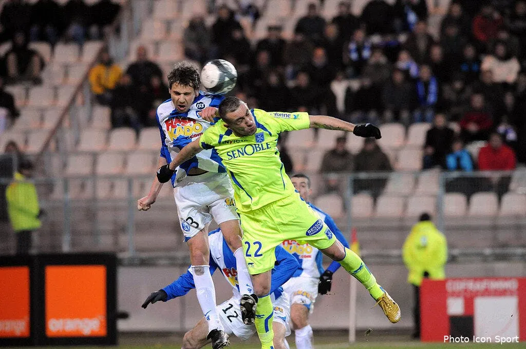 auxerre passe au travers 46522 6969