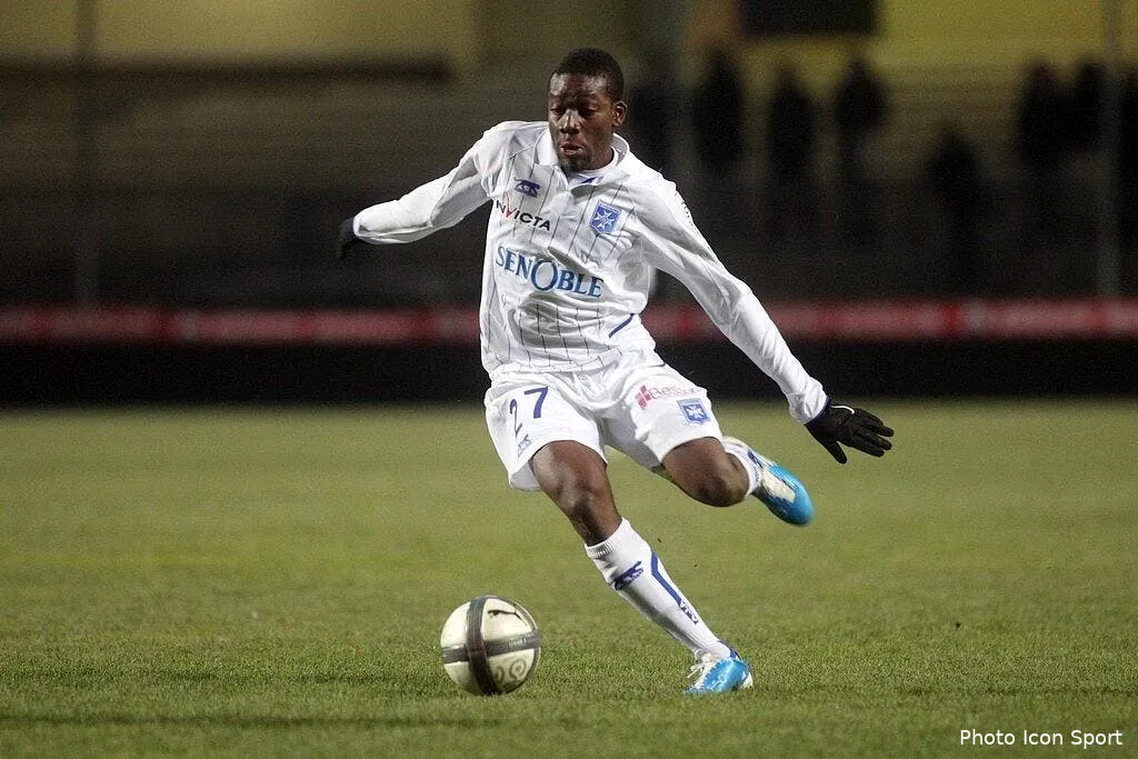 auxerre peste contre l arbitrage 65860 14370