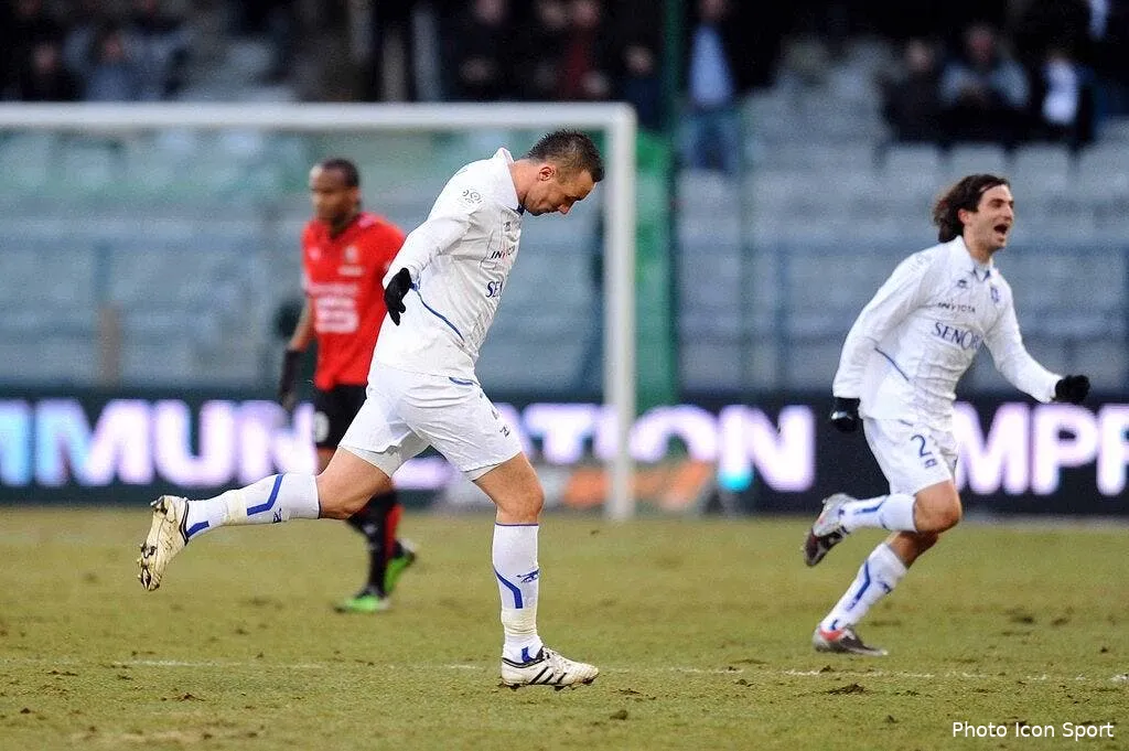 auxerre retrouve ses marques 47079 7070