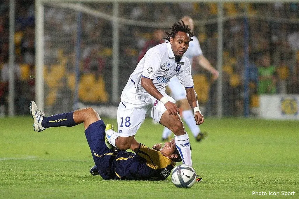 auxerre s est soulage contre arles avignon 60404 10589