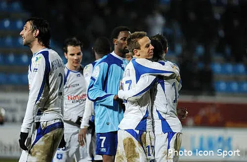 auxerre sort la tete de l eau 20481