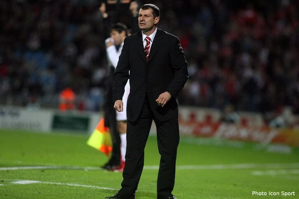 banide remplace lacombe a monaco 65399 13975