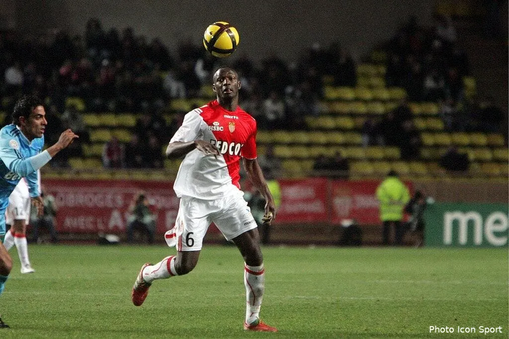 banide se frotte les mains apres le mercato 66605 15008