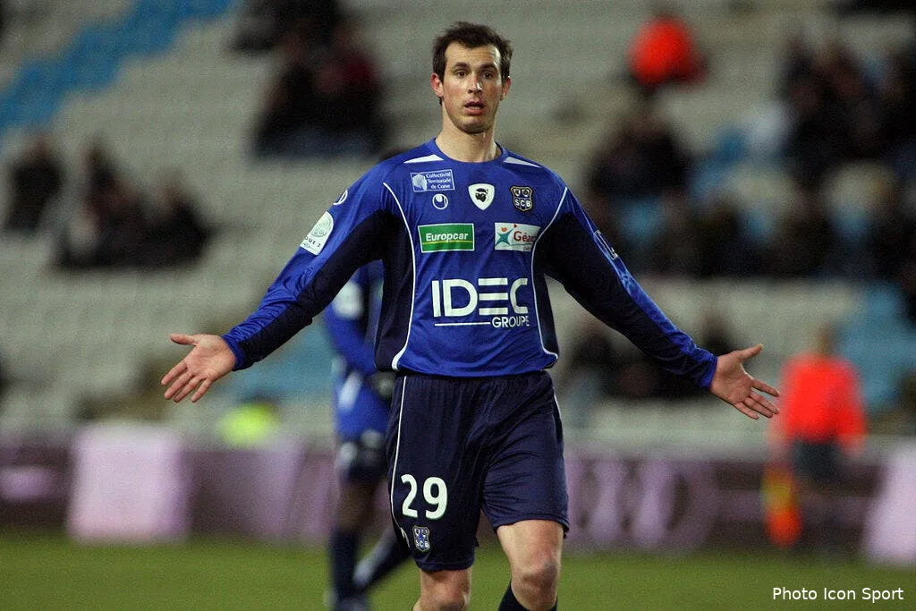 bastia tombe tout en bas 52440 8051