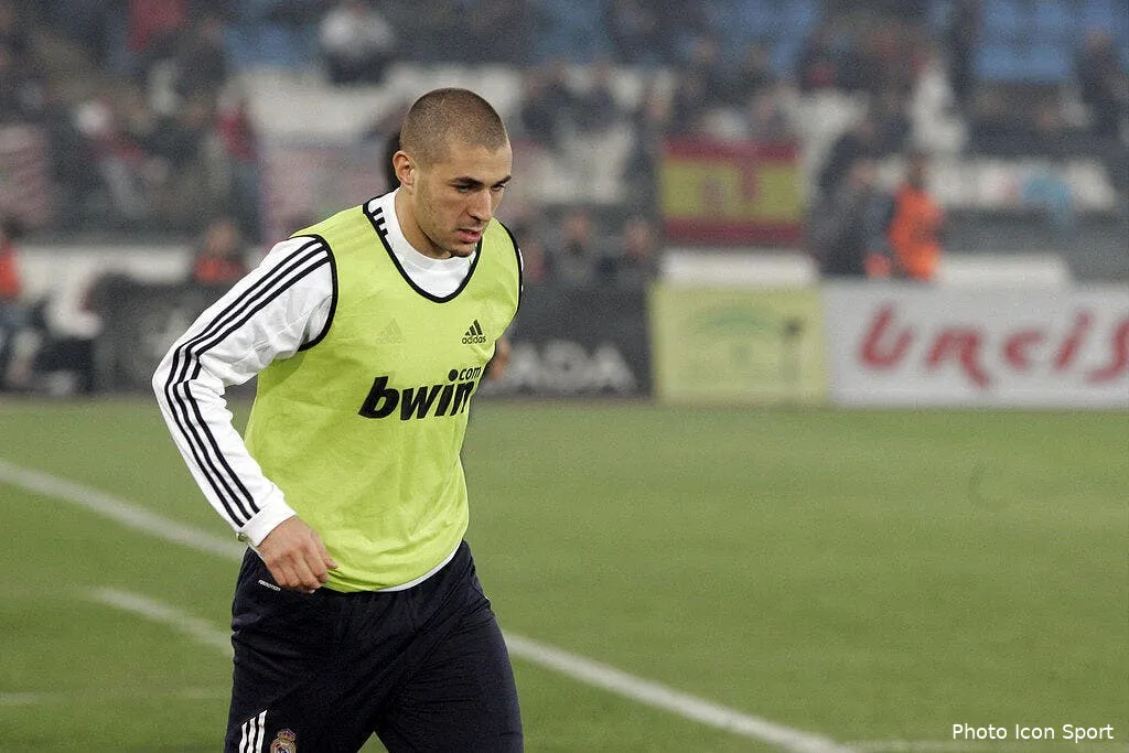 benzema a moins la cote qu adebayor aupres des supporters 66375 14817