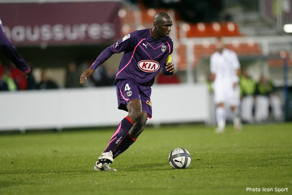 bordeaux reste a l affut et attend son heure 63224 12311