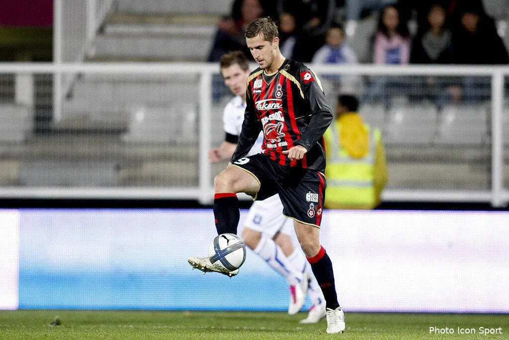 clerc a un puel en travers de la gorge 62327 11710