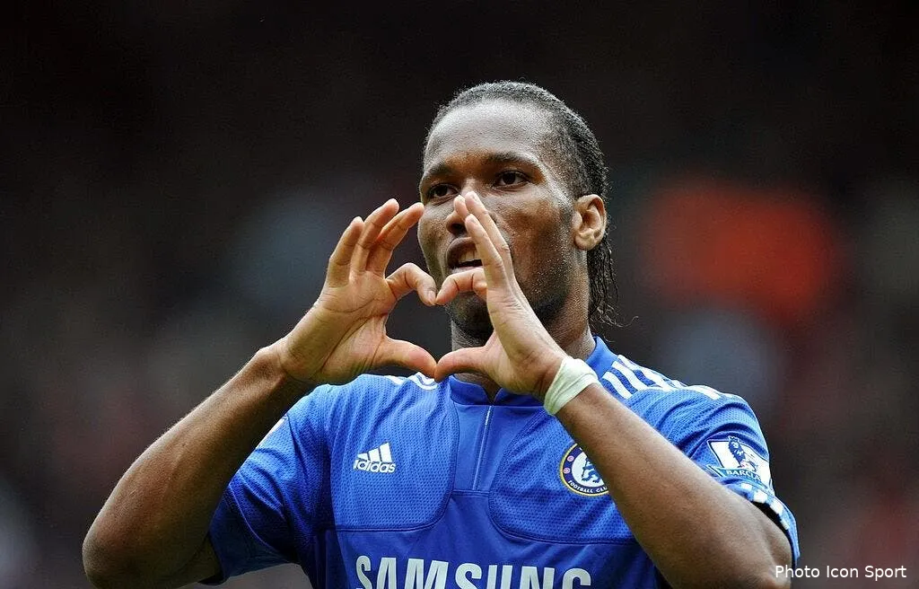 drogba associe a tevez a manchester city 56105 8841
