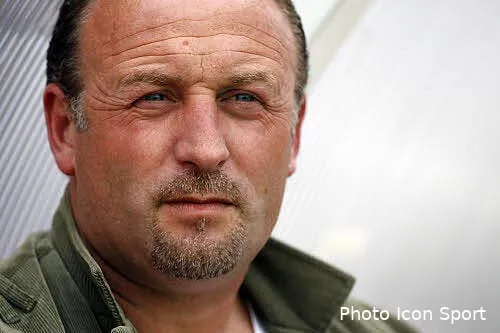 dumas caen est dans une situation critique 19149