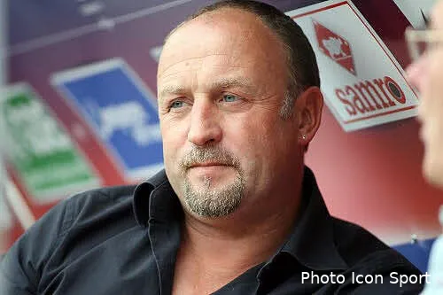 dumas l om c est 2 equipes en 1 21032