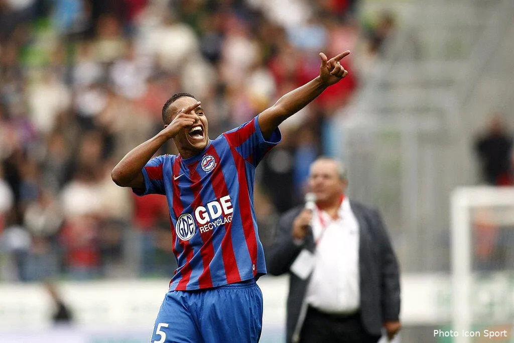 el arabi prolonge a caen jusqu en 2013 57962 9457