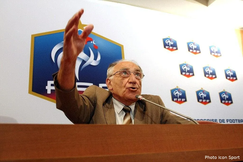 escalettes lance une enquete sur la greve des bleus 56452 8923