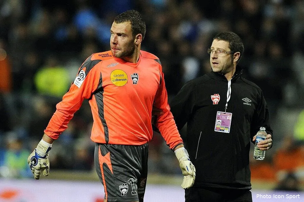 gregorini a une dent contre l arbitre 61065 10960