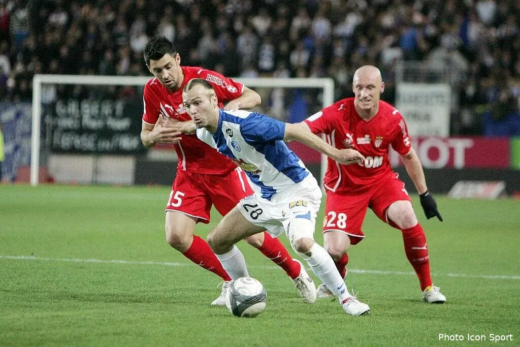 grenoble se contente de peu 49443 7458