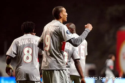 hoarau dans les trois premiers et en finale de l uefa 23987