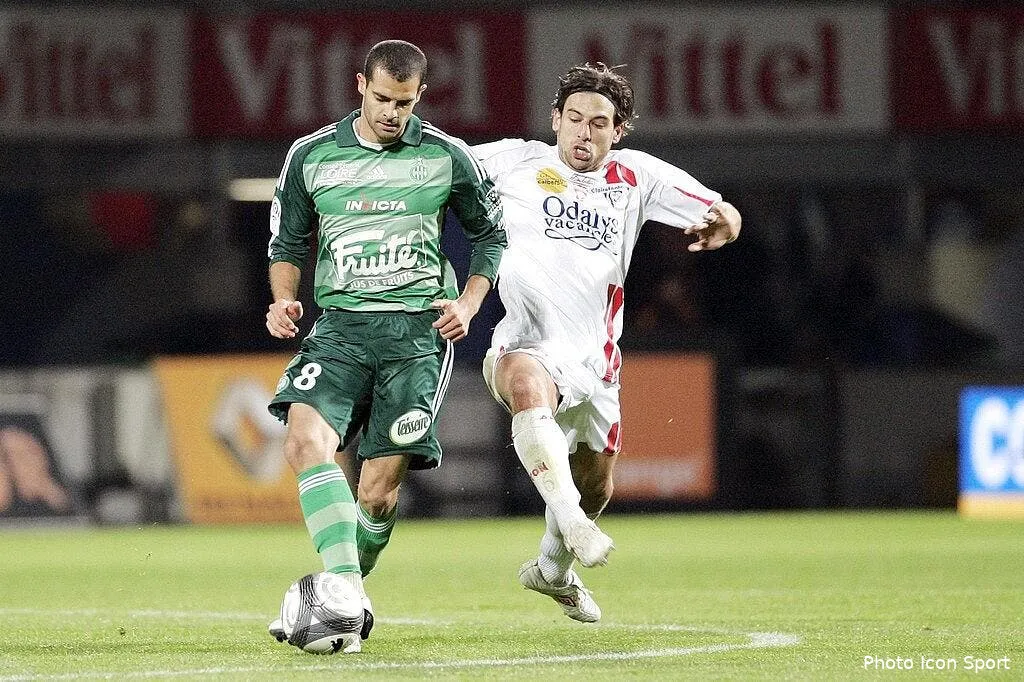 ilan un attaquant tres isole 40874 5954