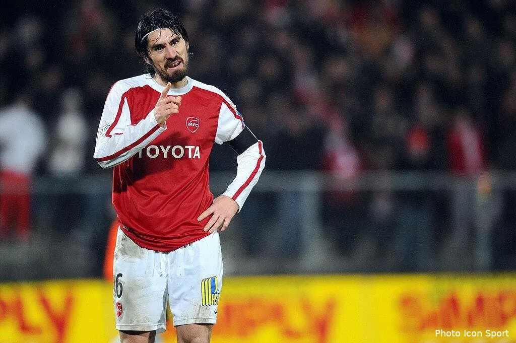 kombouare pret a tout pour bisevac 42601 6260