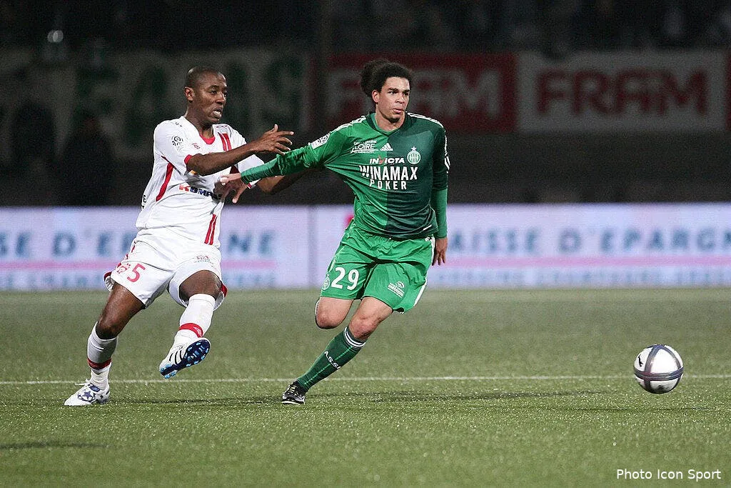 l asse a toujours regarde derriere 63332 12384