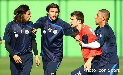 l image du jour bagarre a l entrainement a wolfsburg 25417