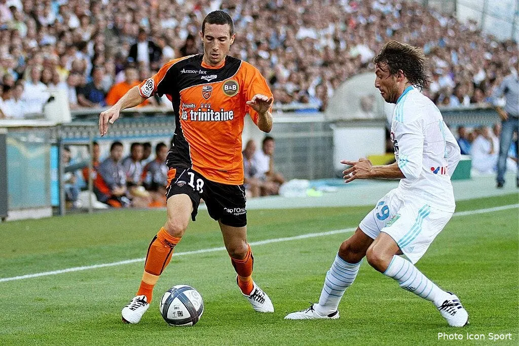 l om pret a foncer sur deux joueurs en fin de contrat 65253 13846