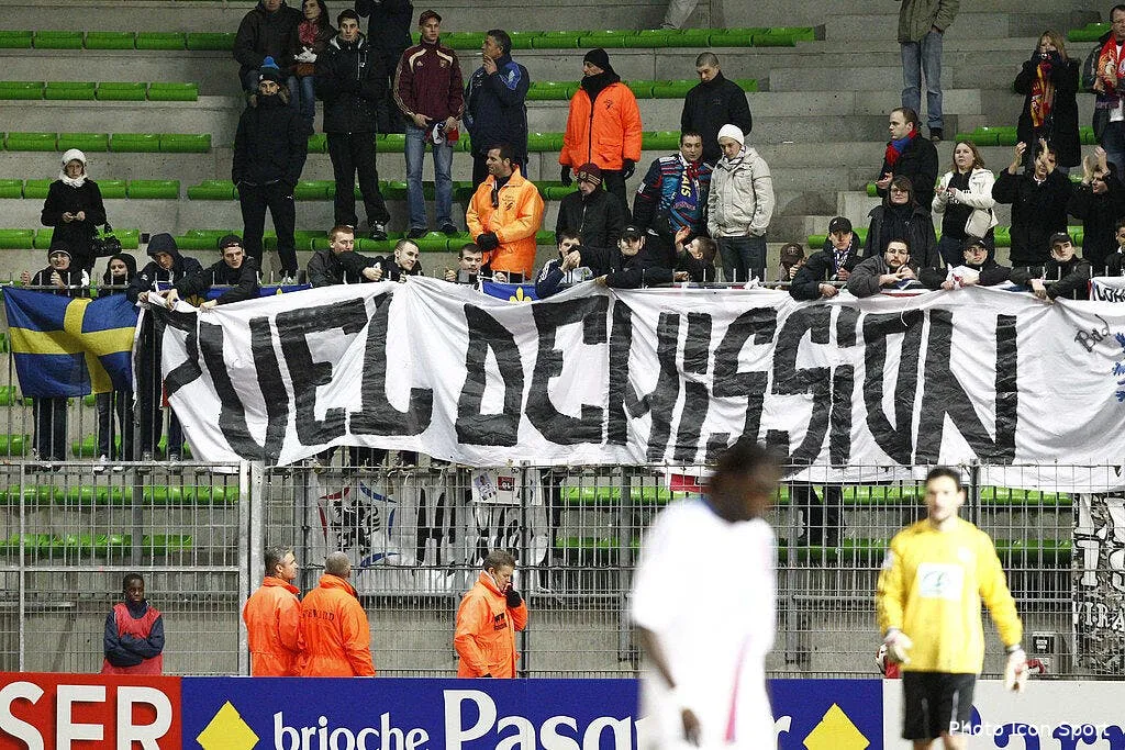 la banderole puel demission etait de sortie a caen 65339 13927