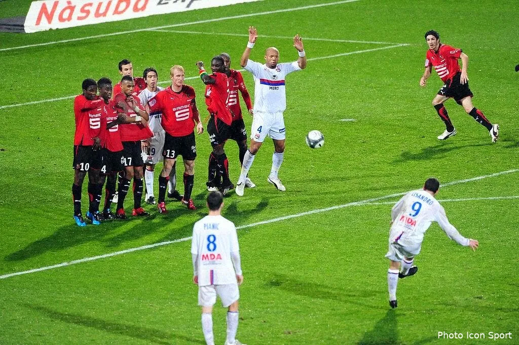 la photo foot du jour a lyon les successeurs de juninho se bousculent 41815 6129