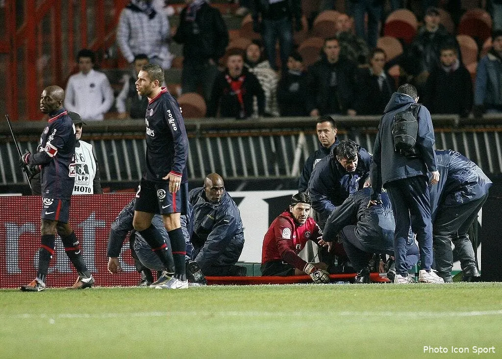 la photo foot du jour coupet a le sang froid 41776 6115