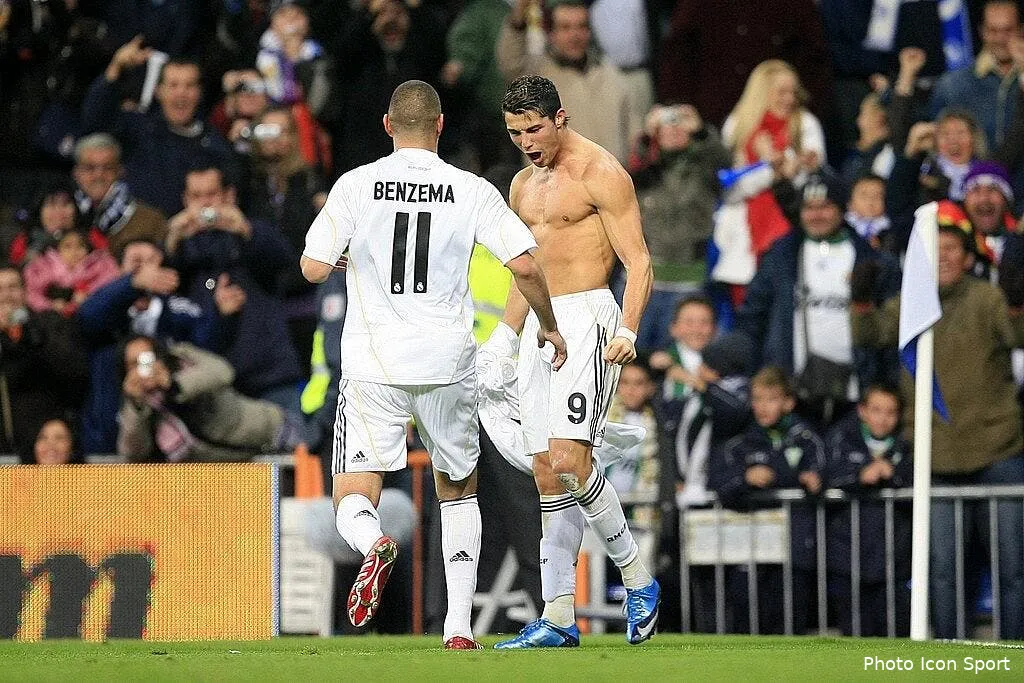 la photo foot du jour cristiano ronaldo tout dans les muscles 42265 6213