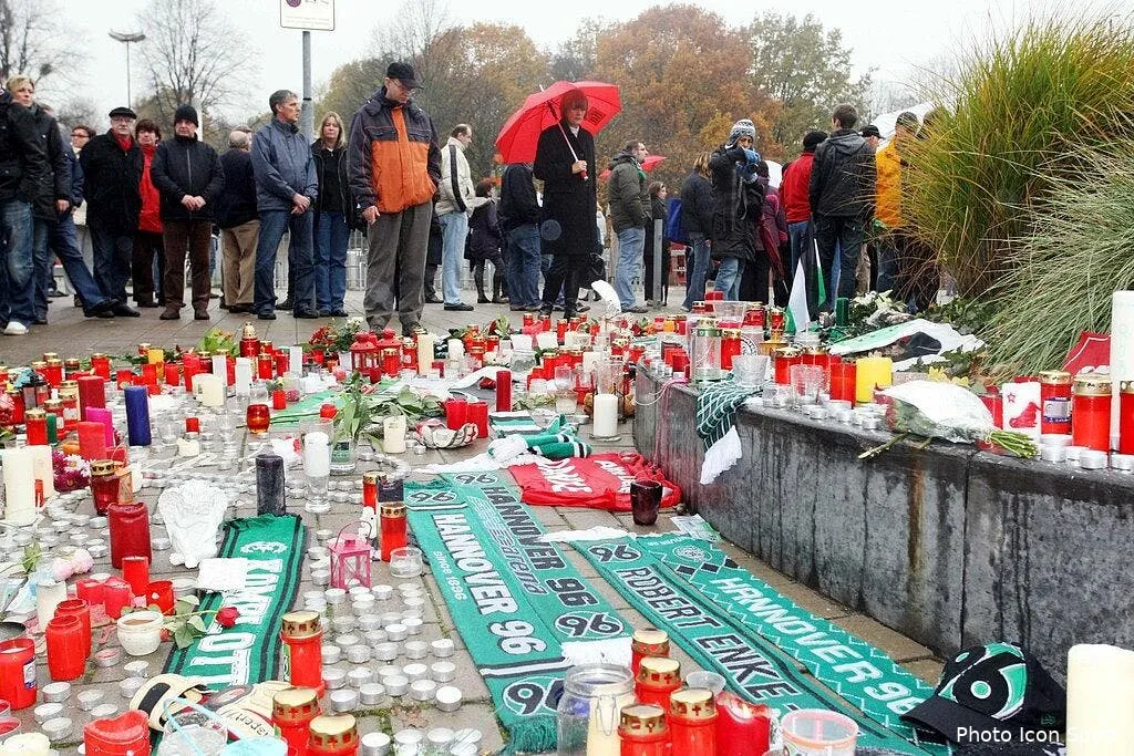 la photo foot du jour l hommage a robert enke 40580 5913