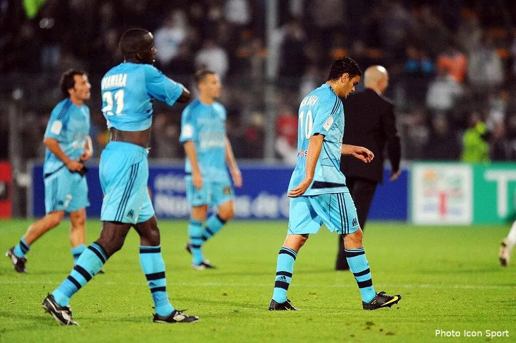 la photo foot du jour marseille rentre tete basse 37264 5359