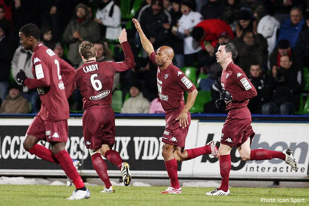 la photo foot du jour wiltord doublement de retour 46460 6958