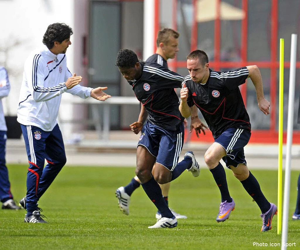 la photo foot ribery a fond sur le terrain 51533 7874