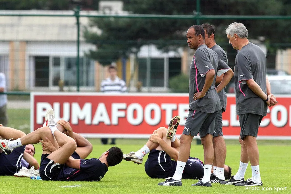 la photo foot tigana dirige son premier entrainement a bordeaux 55557 8704
