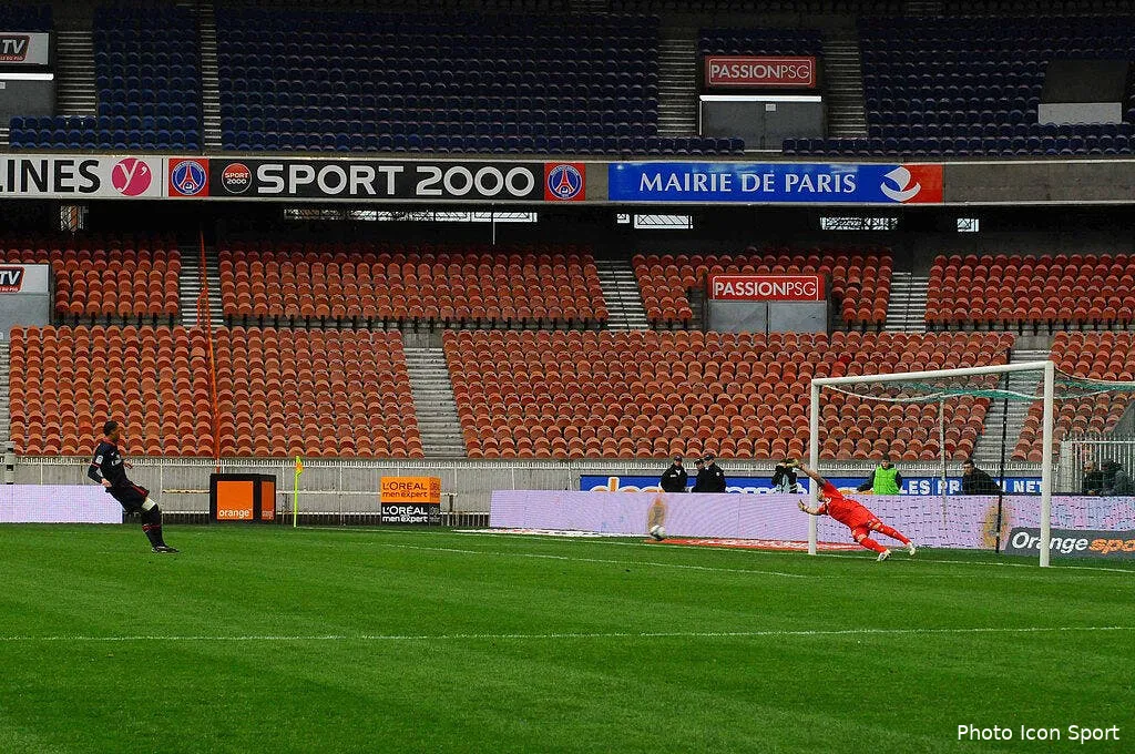 la photo foot un penalty comme a l entrainement pour hoarau 50024 7579